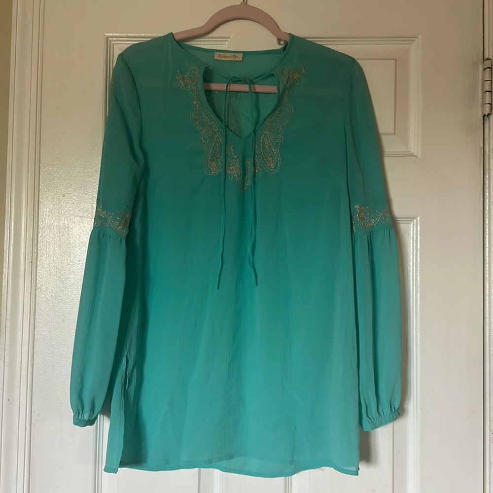 Accessorize Top